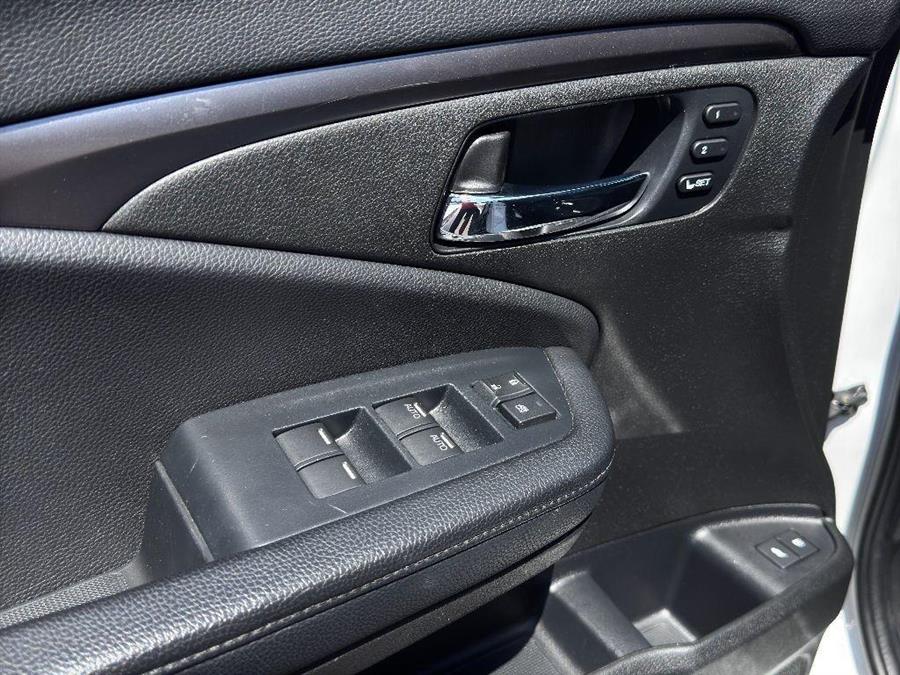 2022 Honda Pilot EX-L, available for sale in Woodside, New York | Drive Central. Woodside, New York 2022 Honda Pilot EX-L, available for sale in Woodside, New York | Drive Central. Woodside, New York