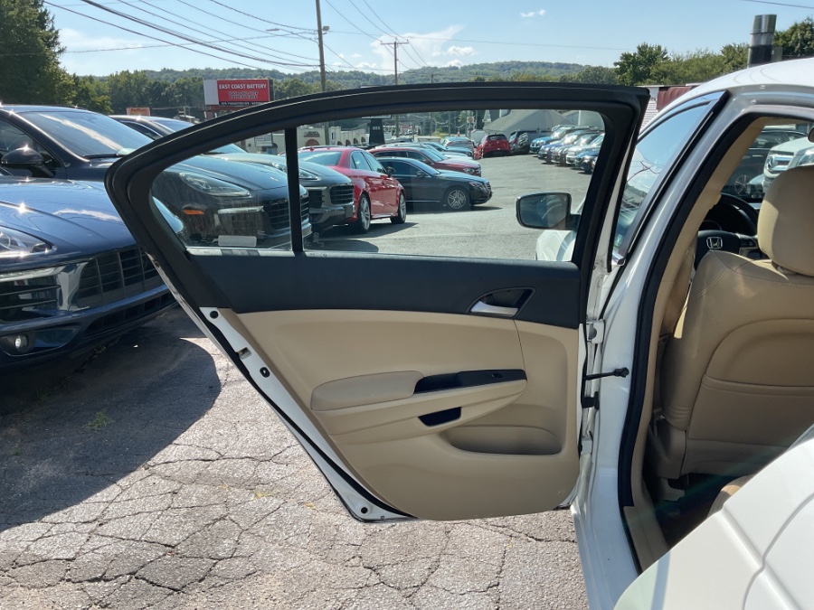 2011 Honda Accord Sdn 4dr I4 Auto SE, available for sale in Waterbury, Connecticut | Jim Juliani Motors. Waterbury, Connecticut 2011 Honda Accord Sdn 4dr I4 Auto SE, available for sale in Waterbury, Connecticut | Jim Juliani Motors. Waterbury, Connecticut