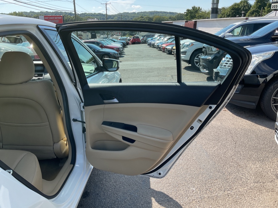 2011 Honda Accord Sdn 4dr I4 Auto SE, available for sale in Waterbury, Connecticut | Jim Juliani Motors. Waterbury, Connecticut 2011 Honda Accord Sdn 4dr I4 Auto SE, available for sale in Waterbury, Connecticut | Jim Juliani Motors. Waterbury, Connecticut