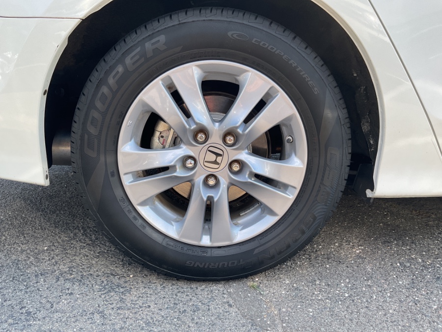 2011 Honda Accord Sdn 4dr I4 Auto SE, available for sale in Waterbury, Connecticut | Jim Juliani Motors. Waterbury, Connecticut 2011 Honda Accord Sdn 4dr I4 Auto SE, available for sale in Waterbury, Connecticut | Jim Juliani Motors. Waterbury, Connecticut