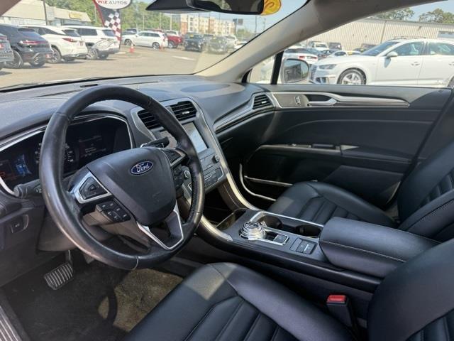 2020 Ford Fusion SEL photo 7