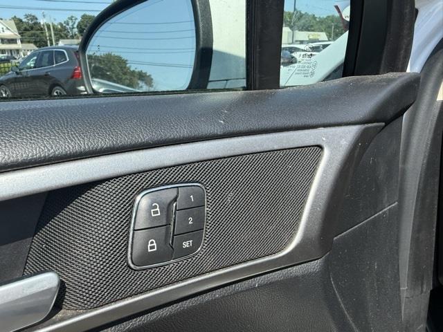 2020 Ford Fusion SEL photo 9