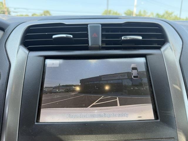 2020 Ford Fusion SEL photo 10