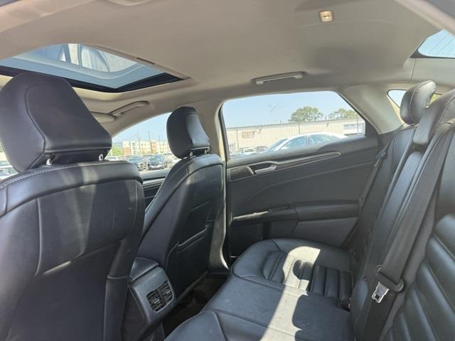 2020 Ford Fusion SEL photo 15
