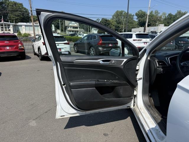 2020 Ford Fusion SEL photo 4