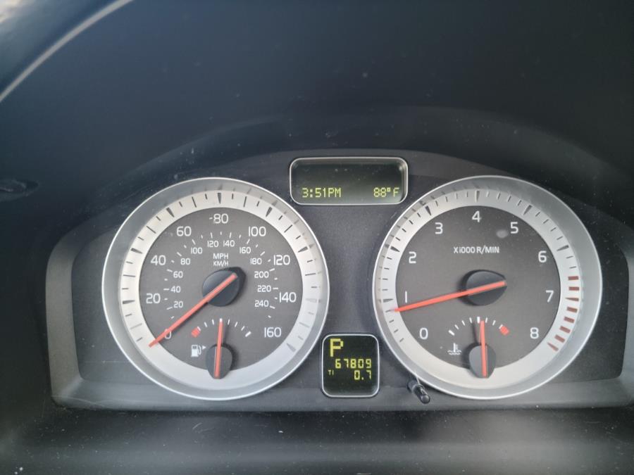 2013 Volvo C70 2dr Conv T5 Premier Plus, available for sale in Milford, Connecticut | Chip's Auto Sales Inc. Milford, Connecticut 2013 Volvo C70 2dr Conv T5 Premier Plus, available for sale in Milford, Connecticut | Chip's Auto Sales Inc. Milford, Connecticut