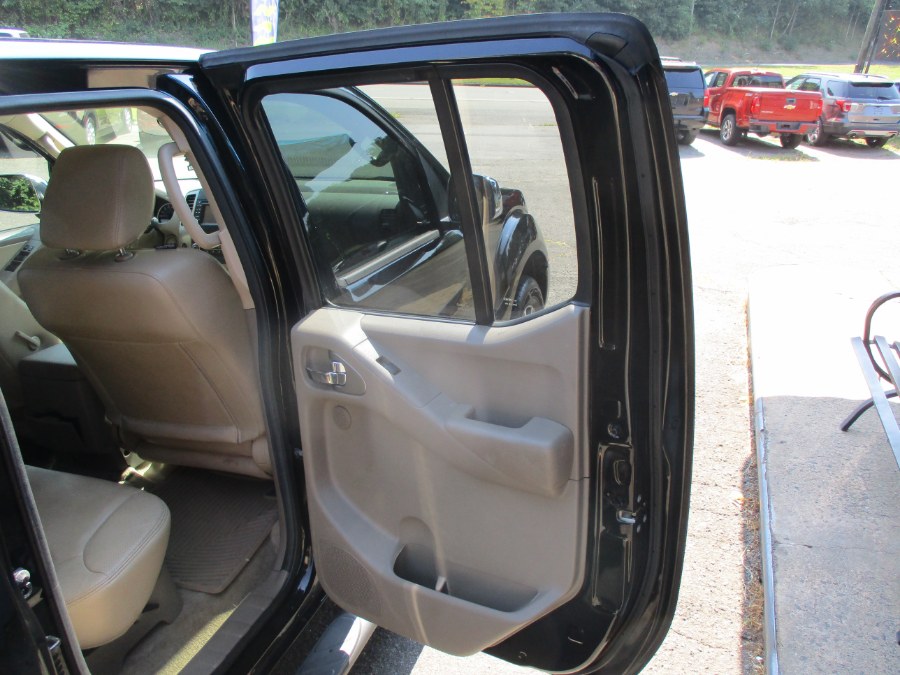 2013 Nissan Frontier SL 4x4, available for sale in Meriden, Connecticut | Cos Central Auto. Meriden, Connecticut 2013 Nissan Frontier SL 4x4, available for sale in Meriden, Connecticut | Cos Central Auto. Meriden, Connecticut