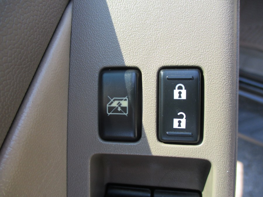 2013 Nissan Frontier SL 4x4, available for sale in Meriden, Connecticut | Cos Central Auto. Meriden, Connecticut 2013 Nissan Frontier SL 4x4, available for sale in Meriden, Connecticut | Cos Central Auto. Meriden, Connecticut