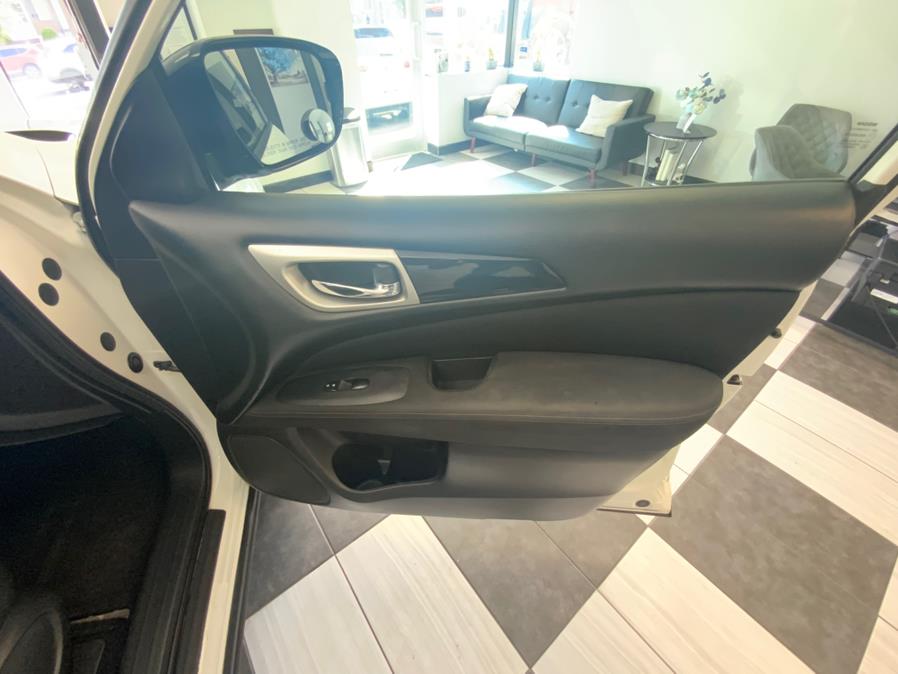 2017 Nissan Pathfinder 4x4 SL, available for sale in Hartford, Connecticut | Franklin Motors Auto Sales LLC. Hartford, Connecticut 2017 Nissan Pathfinder 4x4 SL, available for sale in Hartford, Connecticut | Franklin Motors Auto Sales LLC. Hartford, Connecticut