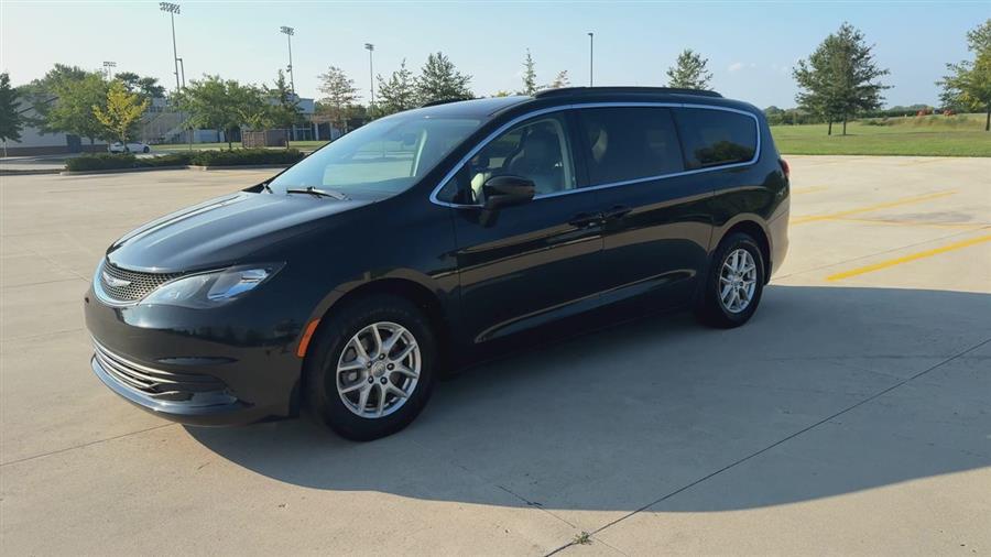 2020 Chrysler Voyager LXi photo 4