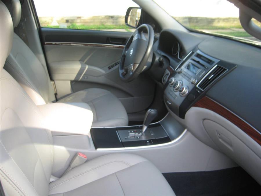 2011 Hyundai Veracruz GLS 4dr Crossover, available for sale in Massapequa, New York | Rite Choice Auto Inc.. Massapequa, New York 2011 Hyundai Veracruz GLS 4dr Crossover, available for sale in Massapequa, New York | Rite Choice Auto Inc.. Massapequa, New York