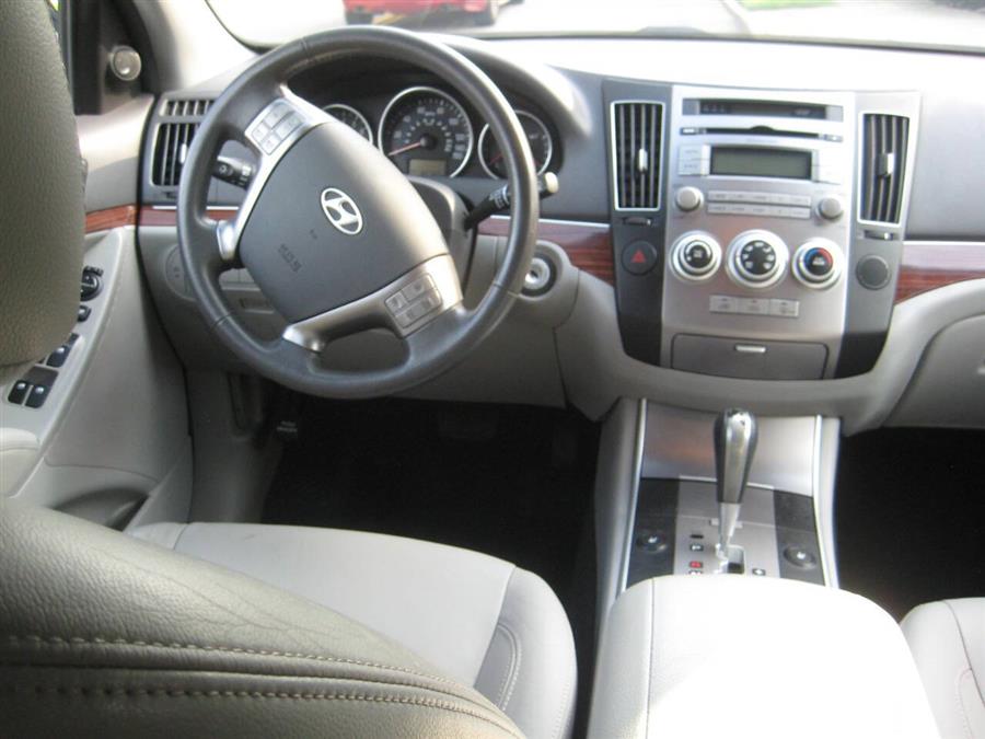 2011 Hyundai Veracruz GLS 4dr Crossover, available for sale in Massapequa, New York | Rite Choice Auto Inc.. Massapequa, New York 2011 Hyundai Veracruz GLS 4dr Crossover, available for sale in Massapequa, New York | Rite Choice Auto Inc.. Massapequa, New York
