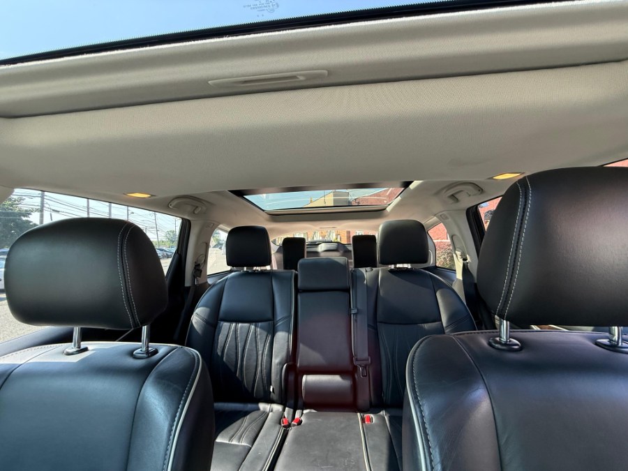 2017 Infiniti QX60 AWD, available for sale in Hicksville, New York | REGAL AUTOHAUS Auto Service and Sales. Hicksville, New York 2017 Infiniti QX60 AWD, available for sale in Hicksville, New York | REGAL AUTOHAUS Auto Service and Sales. Hicksville, New York