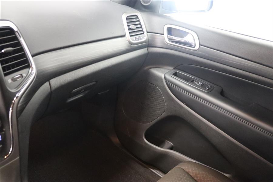 2020 Jeep Grand Cherokee LAREDO, available for sale in Paterson, New Jersey | Fast Track Motors. Paterson, New Jersey 2020 Jeep Grand Cherokee LAREDO, available for sale in Paterson, New Jersey | Fast Track Motors. Paterson, New Jersey