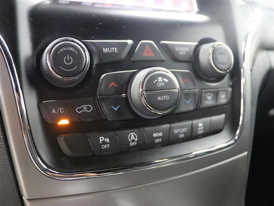 2020 Jeep Grand Cherokee LAREDO, available for sale in Paterson, New Jersey | Fast Track Motors. Paterson, New Jersey 2020 Jeep Grand Cherokee LAREDO, available for sale in Paterson, New Jersey | Fast Track Motors. Paterson, New Jersey
