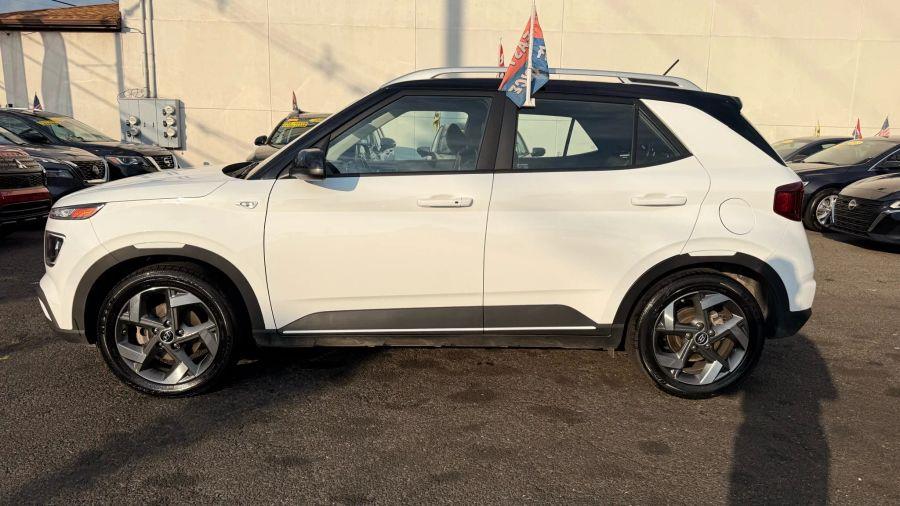 2023 Hyundai Venue Limited Sport Utility 4D, available for sale in Linden, New Jersey | Route 27 Auto Mall. Linden, New Jersey 2023 Hyundai Venue Limited Sport Utility 4D, available for sale in Linden, New Jersey | Route 27 Auto Mall. Linden, New Jersey