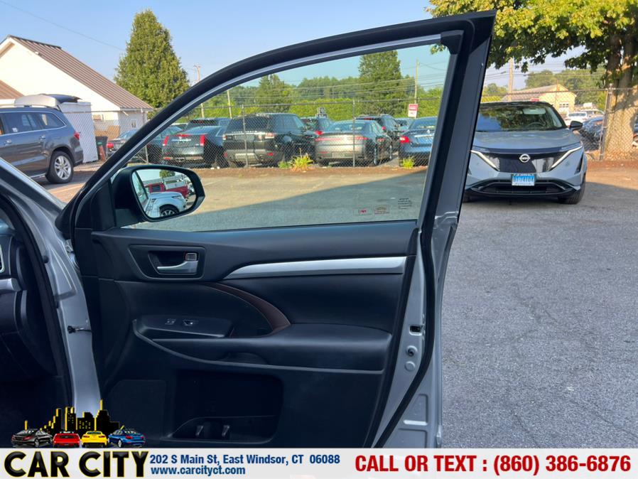 2018 Toyota Highlander XLE V6 AWD (Natl), available for sale in East Windsor, Connecticut | Car City LLC. East Windsor, Connecticut 2018 Toyota Highlander XLE V6 AWD (Natl), available for sale in East Windsor, Connecticut | Car City LLC. East Windsor, Connecticut