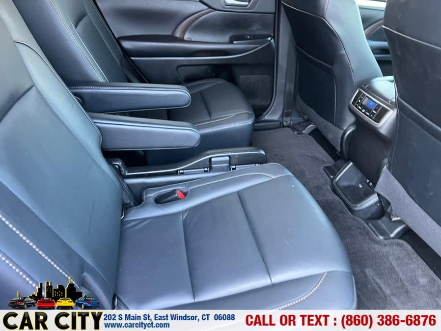 2018 Toyota Highlander XLE V6 AWD (Natl), available for sale in East Windsor, Connecticut | Car City LLC. East Windsor, Connecticut 2018 Toyota Highlander XLE V6 AWD (Natl), available for sale in East Windsor, Connecticut | Car City LLC. East Windsor, Connecticut