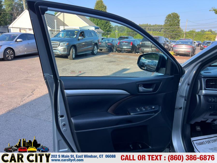 2018 Toyota Highlander XLE V6 AWD (Natl), available for sale in East Windsor, Connecticut | Car City LLC. East Windsor, Connecticut 2018 Toyota Highlander XLE V6 AWD (Natl), available for sale in East Windsor, Connecticut | Car City LLC. East Windsor, Connecticut