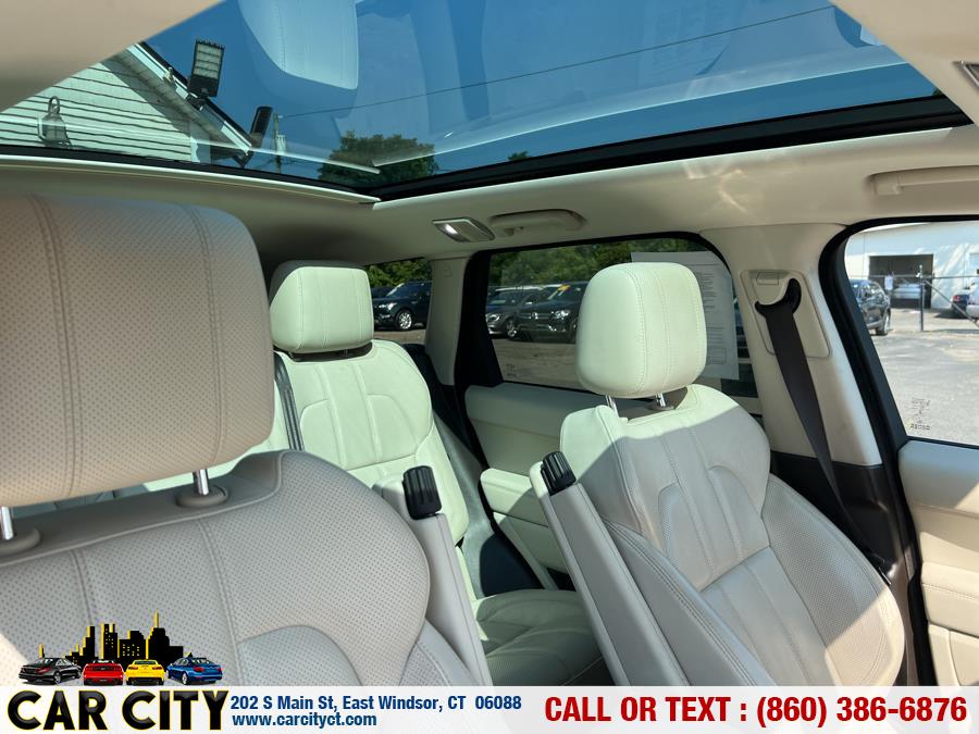 2017 Land Rover Range Rover Sport V6 Supercharged HSE, available for sale in East Windsor, Connecticut | Car City LLC. East Windsor, Connecticut 2017 Land Rover Range Rover Sport V6 Supercharged HSE, available for sale in East Windsor, Connecticut | Car City LLC. East Windsor, Connecticut