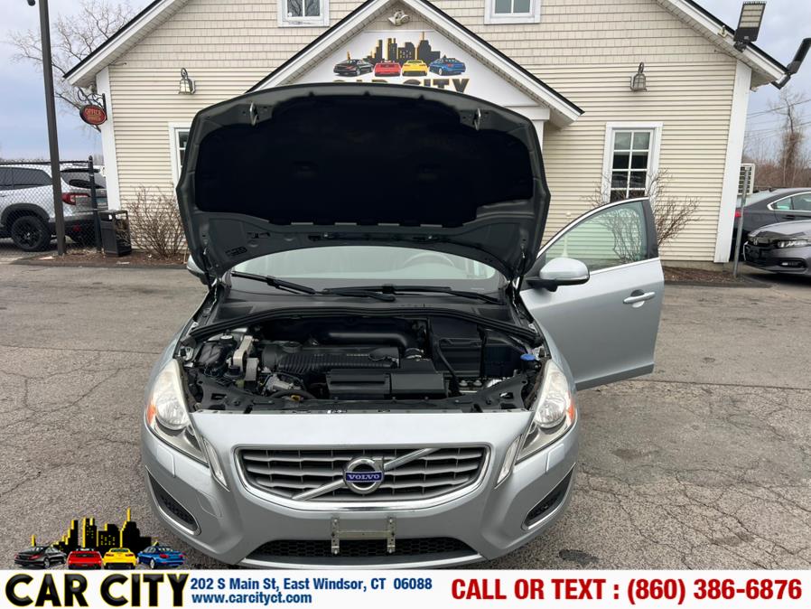 2013 Volvo S60 4dr Sdn T5 Premier AWD, available for sale in East Windsor, Connecticut | Car City LLC. East Windsor, Connecticut 2013 Volvo S60 4dr Sdn T5 Premier AWD, available for sale in East Windsor, Connecticut | Car City LLC. East Windsor, Connecticut