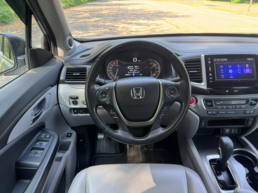 2017 Honda Ridgeline RTL-T 4x4 Crew Cab 5.3'' Bed, available for sale in New Britain, Connecticut | Supreme Automotive. New Britain, Connecticut 2017 Honda Ridgeline RTL-T 4x4 Crew Cab 5.3'' Bed, available for sale in New Britain, Connecticut | Supreme Automotive. New Britain, Connecticut