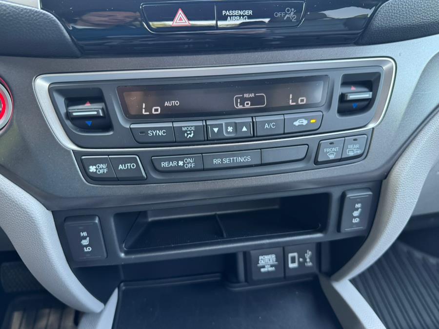 2017 Honda Ridgeline RTL-T 4x4 Crew Cab 5.3'' Bed, available for sale in New Britain, Connecticut | Supreme Automotive. New Britain, Connecticut 2017 Honda Ridgeline RTL-T 4x4 Crew Cab 5.3'' Bed, available for sale in New Britain, Connecticut | Supreme Automotive. New Britain, Connecticut