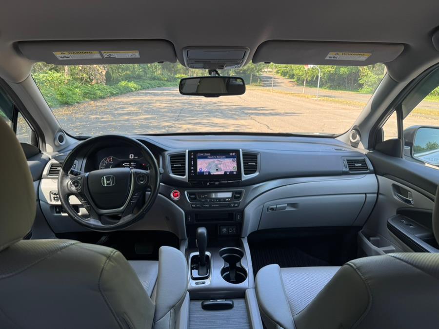 2017 Honda Ridgeline RTL-T 4x4 Crew Cab 5.3'' Bed, available for sale in New Britain, Connecticut | Supreme Automotive. New Britain, Connecticut 2017 Honda Ridgeline RTL-T 4x4 Crew Cab 5.3'' Bed, available for sale in New Britain, Connecticut | Supreme Automotive. New Britain, Connecticut