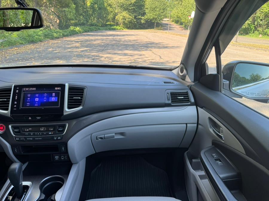 2017 Honda Ridgeline RTL-T 4x4 Crew Cab 5.3'' Bed, available for sale in New Britain, Connecticut | Supreme Automotive. New Britain, Connecticut 2017 Honda Ridgeline RTL-T 4x4 Crew Cab 5.3'' Bed, available for sale in New Britain, Connecticut | Supreme Automotive. New Britain, Connecticut