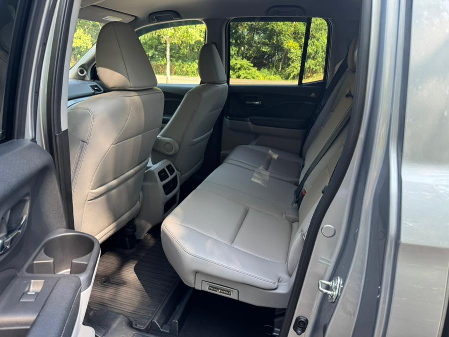 2017 Honda Ridgeline RTL-T 4x4 Crew Cab 5.3'' Bed, available for sale in New Britain, Connecticut | Supreme Automotive. New Britain, Connecticut 2017 Honda Ridgeline RTL-T 4x4 Crew Cab 5.3'' Bed, available for sale in New Britain, Connecticut | Supreme Automotive. New Britain, Connecticut