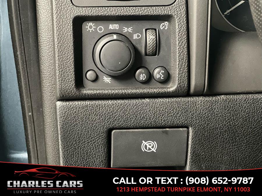 2006 Hummer H3 Luxury, available for sale in Elmont, New York | Charles Cars. Elmont, New York 2006 Hummer H3 Luxury, available for sale in Elmont, New York | Charles Cars. Elmont, New York
