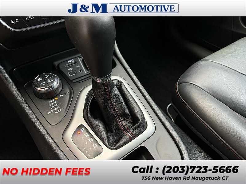 2016 Jeep Cherokee Trailhawk, available for sale in Naugatuck, Connecticut | J&M Automotive Sls&Svc LLC. Naugatuck, Connecticut 2016 Jeep Cherokee Trailhawk, available for sale in Naugatuck, Connecticut | J&M Automotive Sls&Svc LLC. Naugatuck, Connecticut