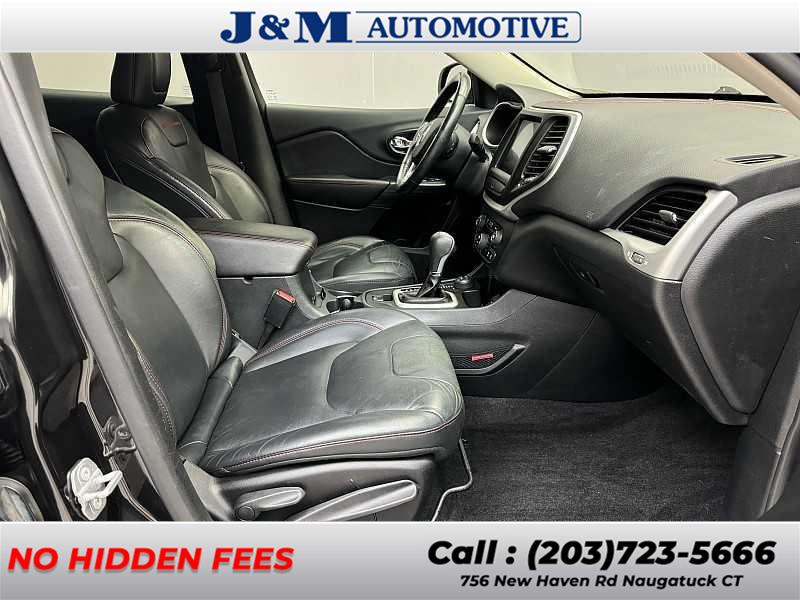 2016 Jeep Cherokee Trailhawk, available for sale in Naugatuck, Connecticut | J&M Automotive Sls&Svc LLC. Naugatuck, Connecticut 2016 Jeep Cherokee Trailhawk, available for sale in Naugatuck, Connecticut | J&M Automotive Sls&Svc LLC. Naugatuck, Connecticut