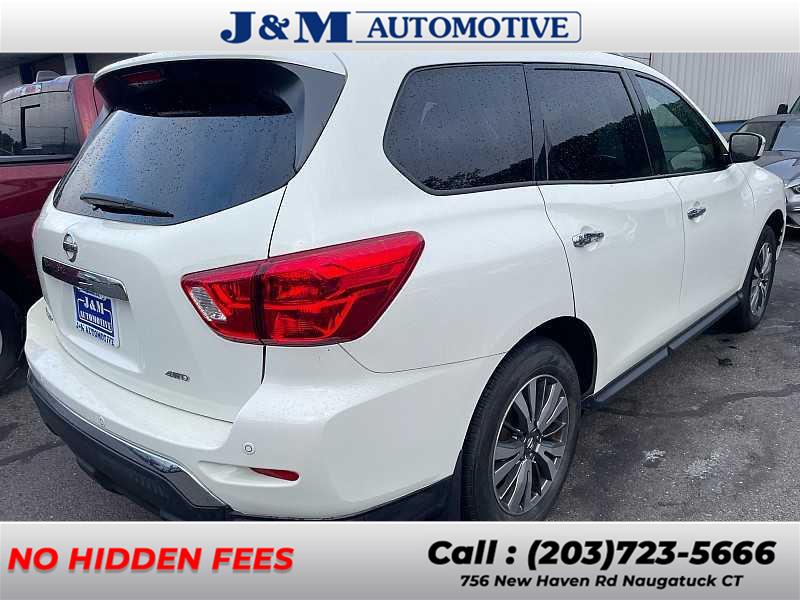 2019 Nissan Pathfinder S photo 3