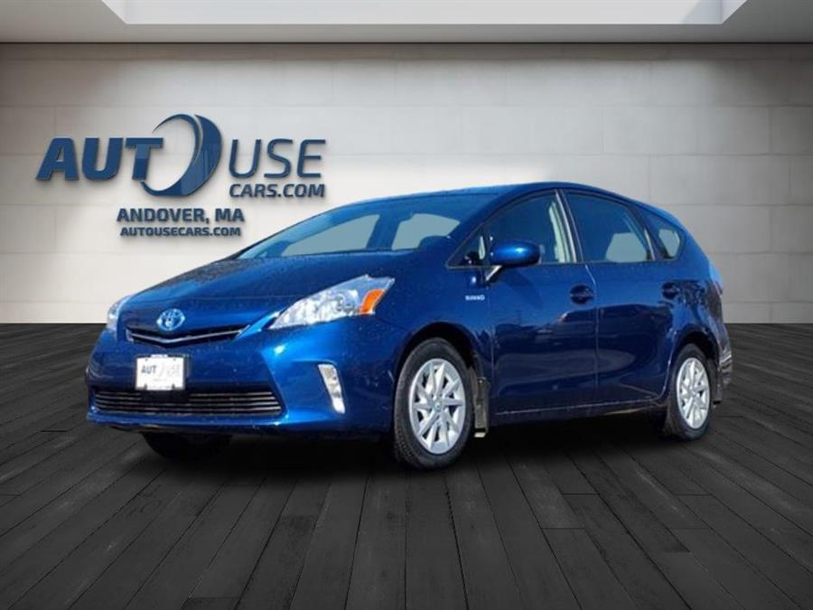2014 Toyota Prius v Five's photo