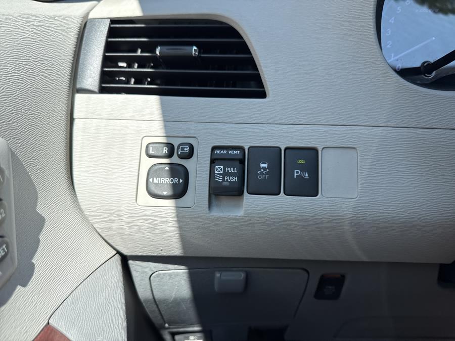 2011 Toyota Sienna 5dr 7-Pass Van V6 XLE FWD Limited, available for sale in Waterbury, Connecticut | National Auto Brokers, Inc.. Waterbury, Connecticut 2011 Toyota Sienna 5dr 7-Pass Van V6 XLE FWD Limited, available for sale in Waterbury, Connecticut | National Auto Brokers, Inc.. Waterbury, Connecticut