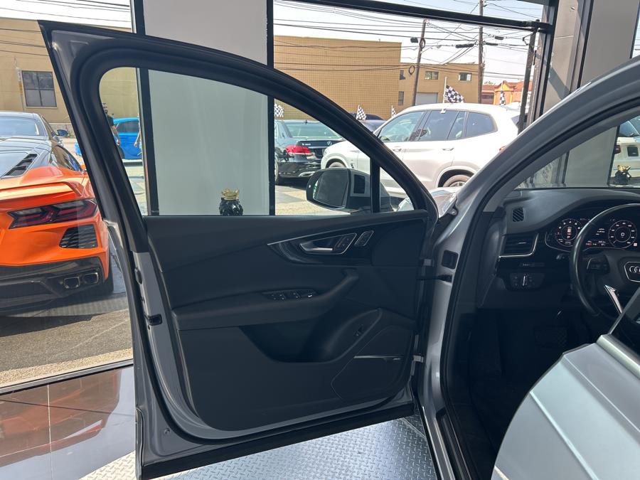 2018 Audi Q7 3.0 TFSI Premium Plus, available for sale in Jersey City, New Jersey | Luxe Auto Galleria. Jersey City, New Jersey 2018 Audi Q7 3.0 TFSI Premium Plus, available for sale in Jersey City, New Jersey | Luxe Auto Galleria. Jersey City, New Jersey