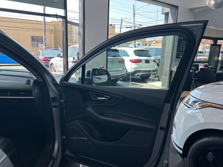 2018 Audi Q7 3.0 TFSI Premium Plus, available for sale in Jersey City, New Jersey | Luxe Auto Galleria. Jersey City, New Jersey 2018 Audi Q7 3.0 TFSI Premium Plus, available for sale in Jersey City, New Jersey | Luxe Auto Galleria. Jersey City, New Jersey
