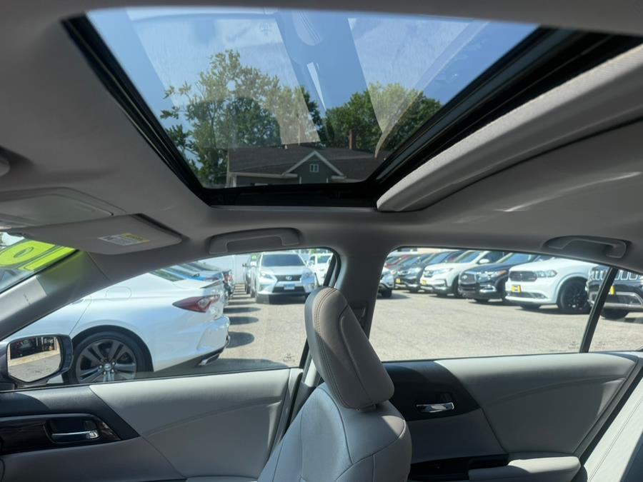 2016 Honda Accord Sedan 4dr V6 Auto EX-L w/Navi & Honda Sensing, available for sale in Hartford, Connecticut | VEB Auto Sales. Hartford, Connecticut 2016 Honda Accord Sedan 4dr V6 Auto EX-L w/Navi & Honda Sensing, available for sale in Hartford, Connecticut | VEB Auto Sales. Hartford, Connecticut