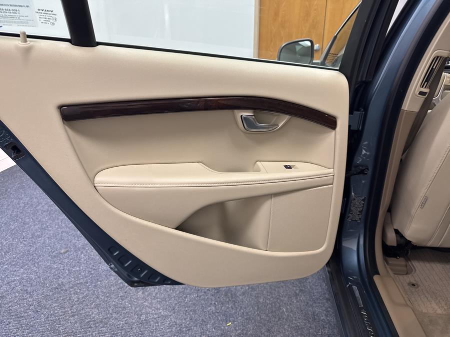 2013 Volvo S80 4dr Sdn T6 Premier Plus, available for sale in Plainville, Connecticut | New England Auto Sales LLC. Plainville, Connecticut 2013 Volvo S80 4dr Sdn T6 Premier Plus, available for sale in Plainville, Connecticut | New England Auto Sales LLC. Plainville, Connecticut