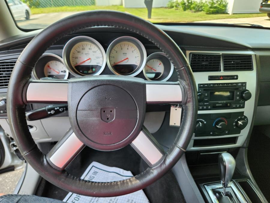 2006 Dodge Charger 4dr Sdn RWD, available for sale in West Babylon, New York | SGM Auto Sales. West Babylon, New York 2006 Dodge Charger 4dr Sdn RWD, available for sale in West Babylon, New York | SGM Auto Sales. West Babylon, New York