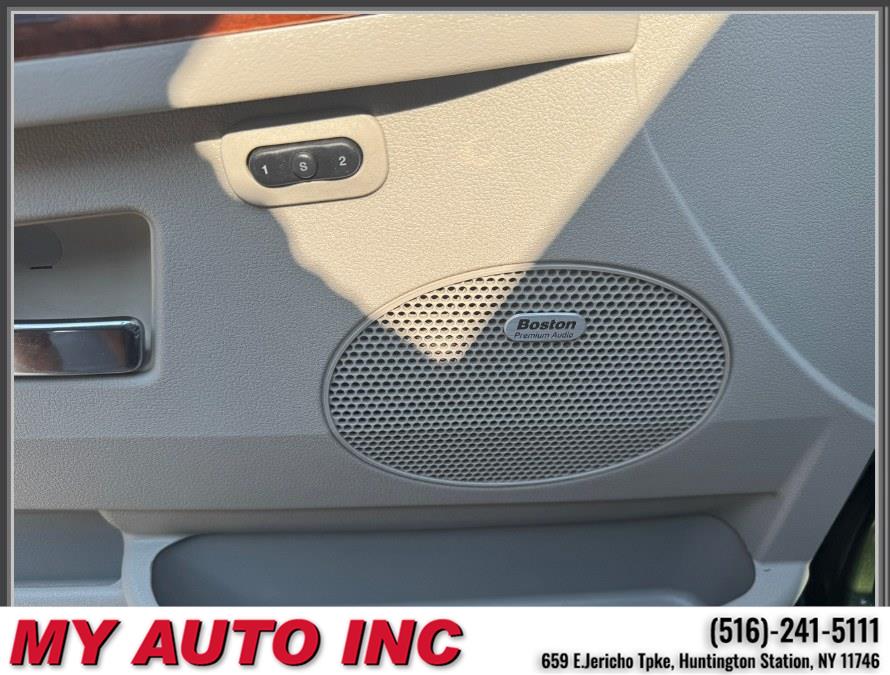 2008 Jeep Grand Cherokee 4WD 4dr Overland, available for sale in Huntington Station, New York | My Auto Inc.. Huntington Station, New York 2008 Jeep Grand Cherokee 4WD 4dr Overland, available for sale in Huntington Station, New York | My Auto Inc.. Huntington Station, New York