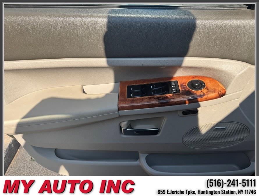 2008 Jeep Grand Cherokee 4WD 4dr Overland, available for sale in Huntington Station, New York | My Auto Inc.. Huntington Station, New York 2008 Jeep Grand Cherokee 4WD 4dr Overland, available for sale in Huntington Station, New York | My Auto Inc.. Huntington Station, New York