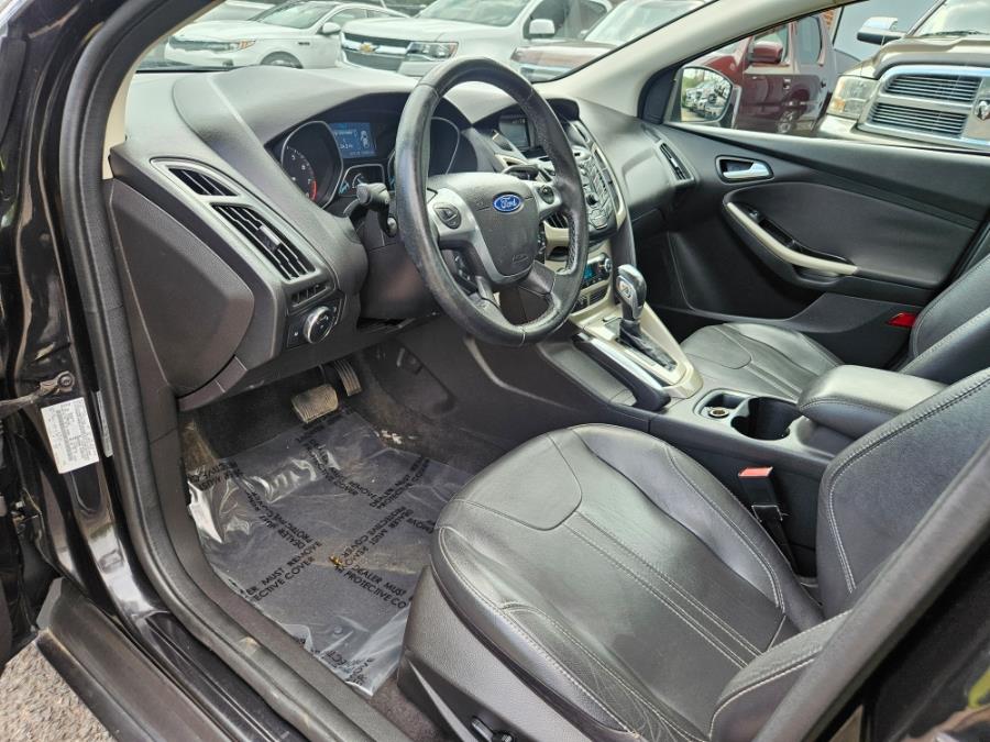 2012 Ford Focus 4dr Sdn SEL Leather & Sunroof, available for sale in East Windsor, Connecticut | Toro Auto. East Windsor, Connecticut 2012 Ford Focus 4dr Sdn SEL Leather & Sunroof, available for sale in East Windsor, Connecticut | Toro Auto. East Windsor, Connecticut