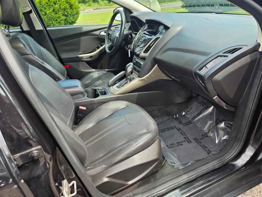 2012 Ford Focus 4dr Sdn SEL Leather & Sunroof, available for sale in East Windsor, Connecticut | Toro Auto. East Windsor, Connecticut 2012 Ford Focus 4dr Sdn SEL Leather & Sunroof, available for sale in East Windsor, Connecticut | Toro Auto. East Windsor, Connecticut