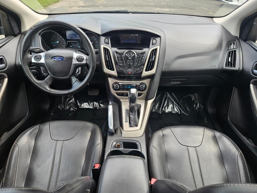 2012 Ford Focus 4dr Sdn SEL Leather & Sunroof, available for sale in East Windsor, Connecticut | Toro Auto. East Windsor, Connecticut 2012 Ford Focus 4dr Sdn SEL Leather & Sunroof, available for sale in East Windsor, Connecticut | Toro Auto. East Windsor, Connecticut
