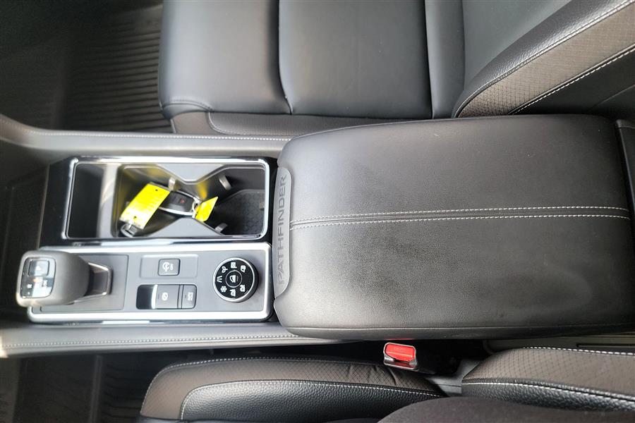 2023 Nissan Pathfinder SL photo 15