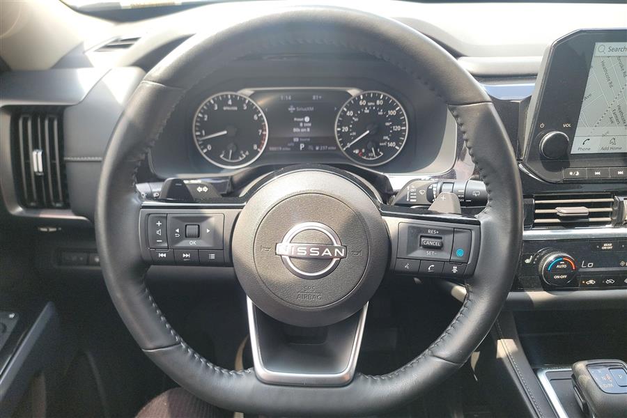 2023 Nissan Pathfinder SL photo 17