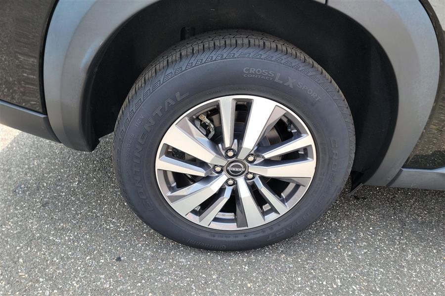 2023 Nissan Pathfinder SL photo 25