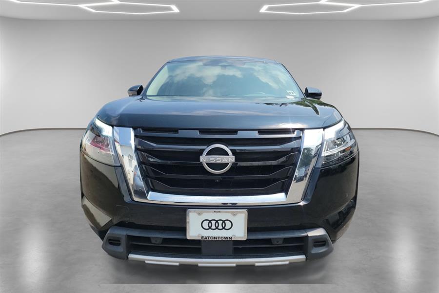 2023 Nissan Pathfinder SL photo 2
